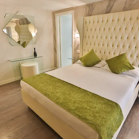 招待所 Grottini Luxury ~ Pantheon 4*